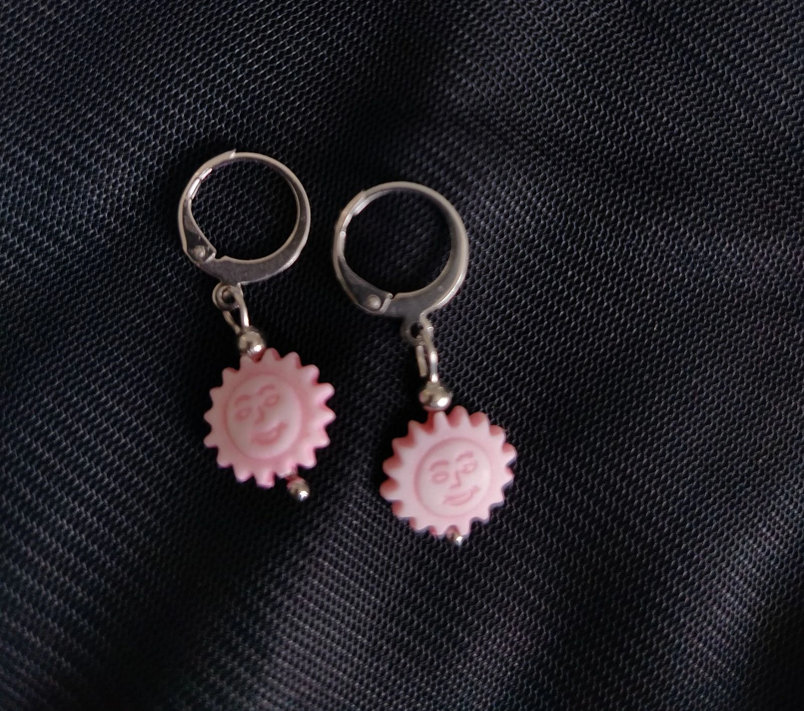 Dormeuses soleil rose kawaii rétro 